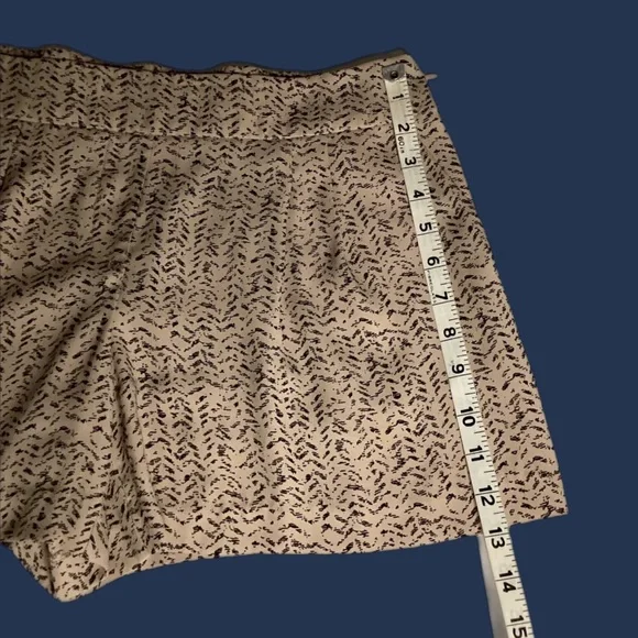 LOFT by Ann Taylor SP Women's Dress Shorts Side Zipper Pockets Tan & Navy Ch… - Picture 8 of 12